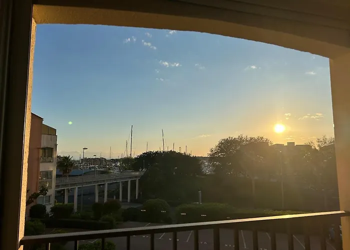 4 Personnes Secteur Falaise Avec Parking