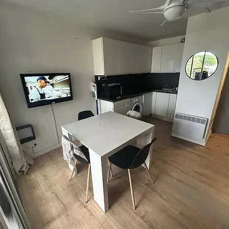 4 Personnes Secteur Falaise Avec Parking